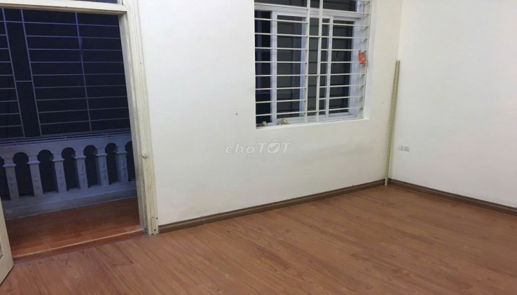 Cho thuê Ở HỘ GIA ĐÌNH nhà nguyên căn ngõ Thịnh Quang 9.5 TRIỆU - 4 tầng, 33m², 4 ngủ, mặt tiền 4m,